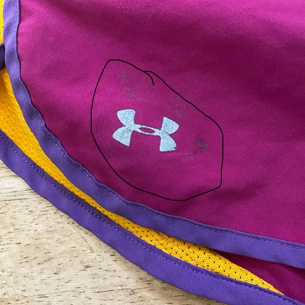 Under Armour Women’s Sz S Escape 3” Fuschia/Orange Athletic‎ Shorts